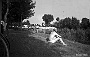 Lluglio del 1953  bagno sul Bacchiglione, non per molto tempo ancora. Bassanello subito fuori Padova, dove i bagnanti, solo maschi, erano abbastanza numerosi